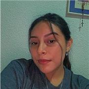 Estudiante de bachillerato ofrece clases de inglés a niños, jóvenes y mayores